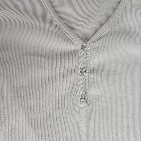 Charlotte Tarantola Ribbed Crystal Button White Fitted Cap Sleeve Top L Y2K‎ - Picture 5 of 10